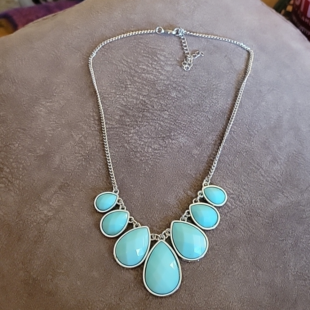 5/$25 VTG Acrylic Teal Teardrop Bib Chain Necklace - Picture 2 of 6